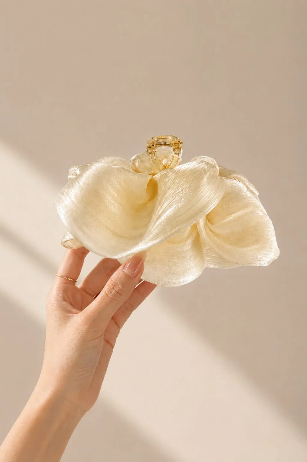 【預購品】質感大蝴蝶鯊魚夾
